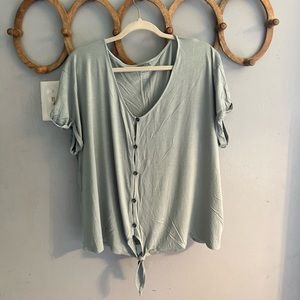 Women’s short sleeve top